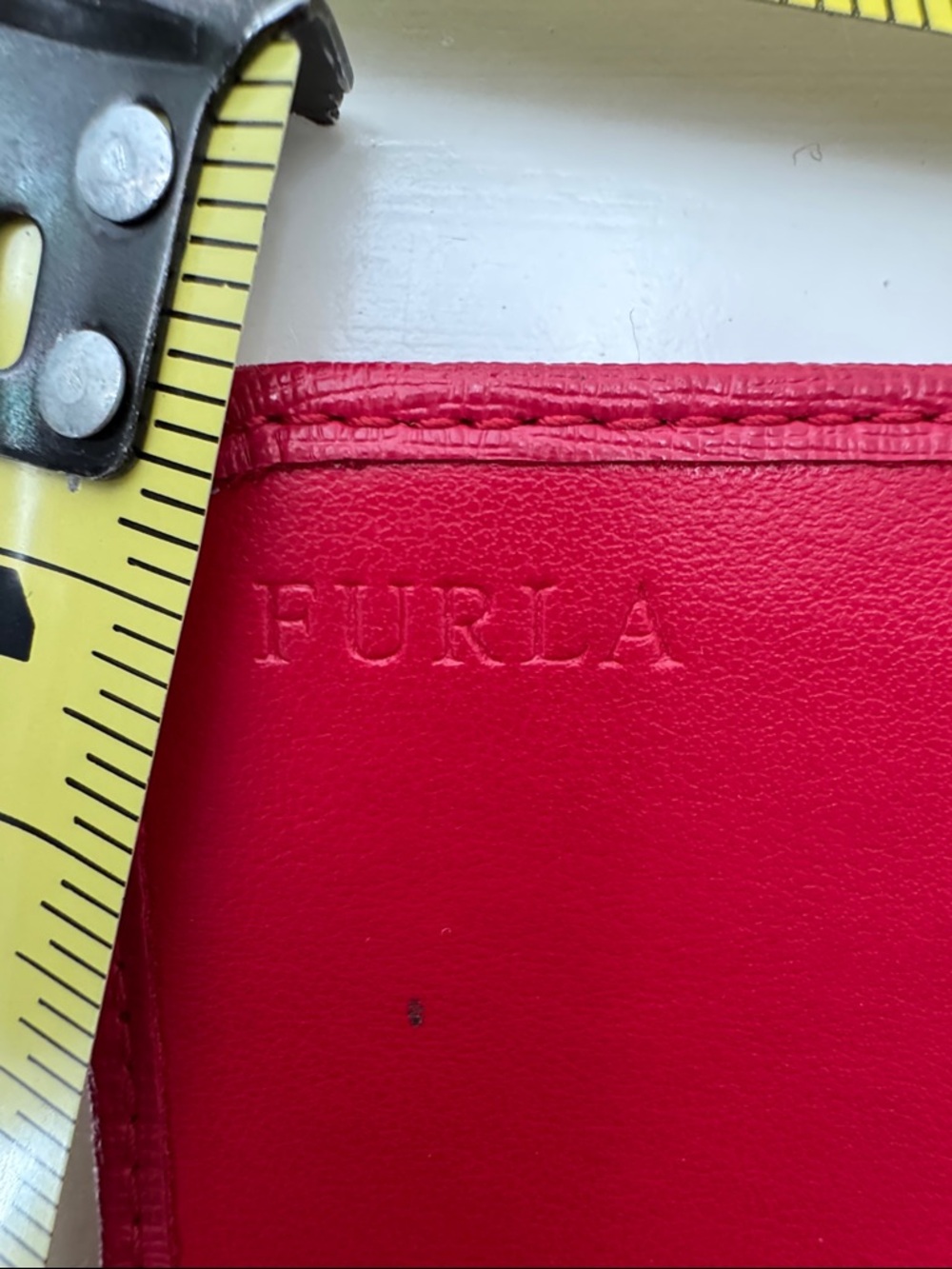Furla red textured wallet. - Picture 6 of 11